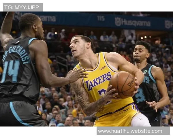 梅里尔外线火力全开10投7中砍下20分5篮板三分球9投6中表现惊艳