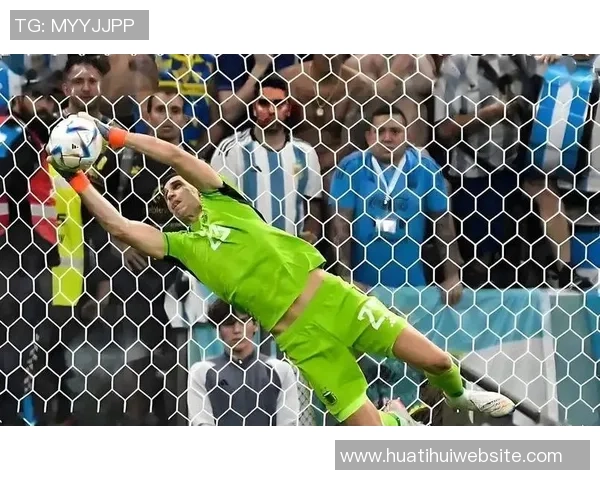 纳因戈兰直言不讳批评马丁内斯称其对足球一无所知表现糟糕